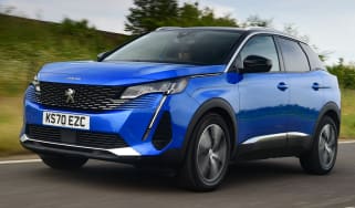 Peugeot 3008 - front tracking